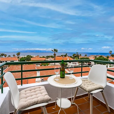 Апартаменты 2bdr Ocean View & Large Private Terrace In Пуэрто-де-Сантьяго